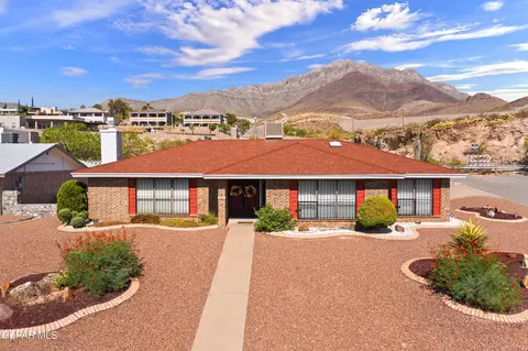 8621 W Line Dr, El Paso, TX 79904