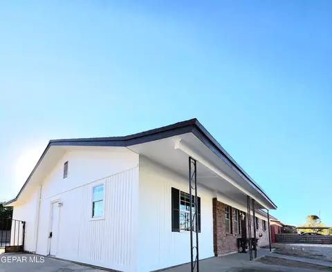 616 Eduardo St, Anthony, TX 79821