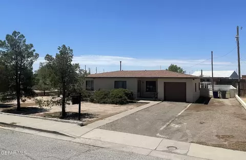 8764 Old County Dr, El Paso, TX 79907