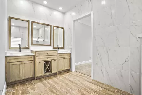 Bath - 3625 Pattern Pl, El Paso, TX 79938 photo 3 of 7