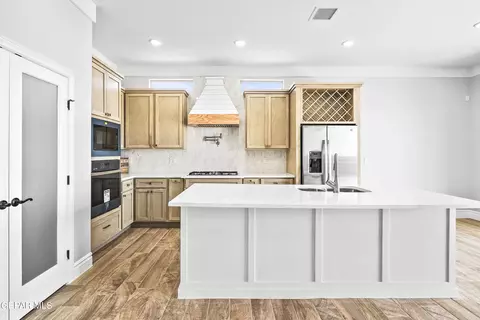 Kitchen - 3625 Pattern Pl, El Paso, TX 79938 photo 2 of 6