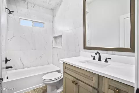 Bath - 3625 Pattern Pl, El Paso, TX 79938 photo 5 of 7
