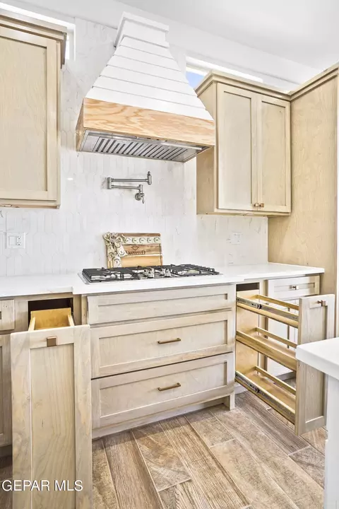 Kitchen - 3625 Pattern Pl, El Paso, TX 79938 photo 4 of 6