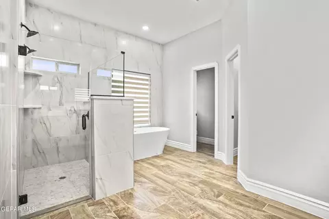 Bath - 3625 Pattern Pl, El Paso, TX 79938 photo 2 of 7
