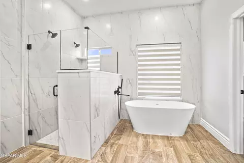 Bath - 3625 Pattern Pl, El Paso, TX 79938 photo 1 of 7