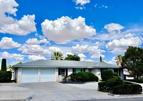 10841 Vista Alegre Dr, El Paso, TX 79935