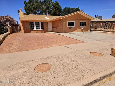 2125 Robert Wynn St, El Paso, TX 79936
