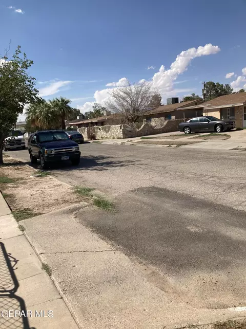7880 Trimona Way, El Paso, TX 79915