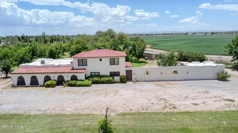 456 Rio Vista Rd, Socorro, TX 79927