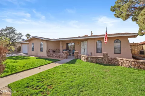 1833 Billy Casper Dr, El Paso, TX 79936