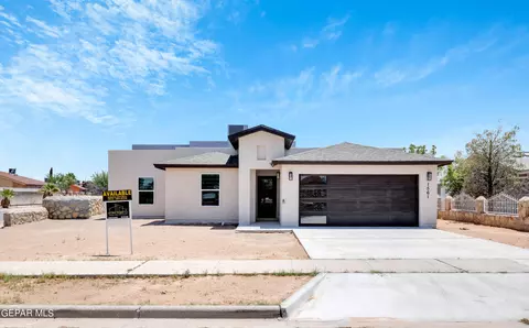 1561 S Kenazo Ave, Horizon City, TX 79928