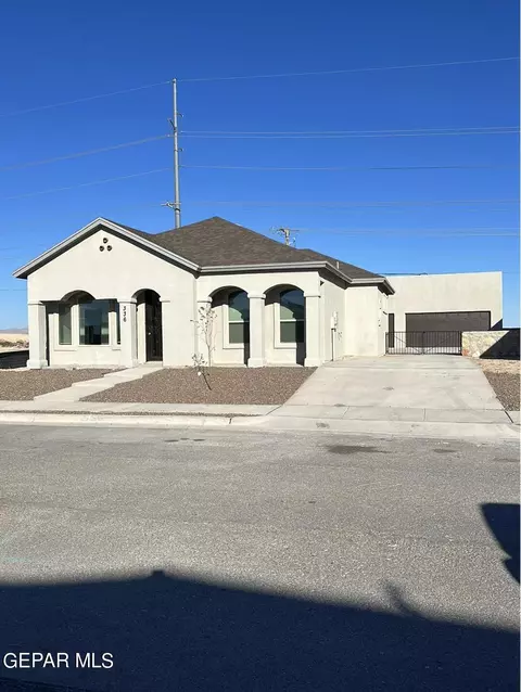 336 Brud Holland Dr, Horizon City, TX 79928