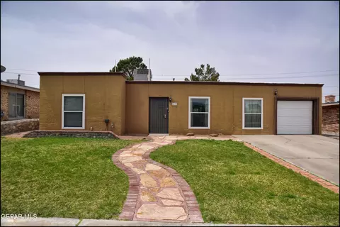 8633 Saratoga Dr, El Paso, TX 79912
