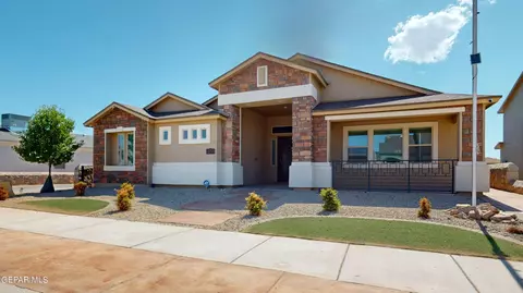 2872 Sammy Cervantes St, El Paso, TX 79938