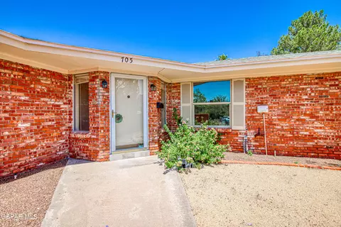 705 Somerset Dr, El Paso, TX 79912