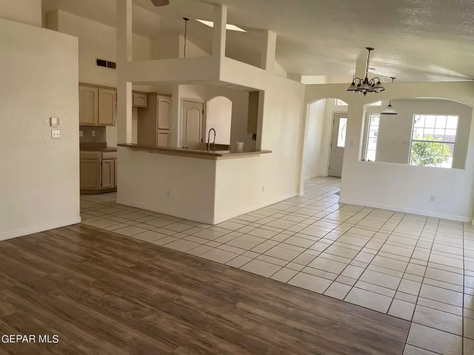 Living - 12604 Setting Sun Dr, El Paso, TX 79938 photo 5 of 5