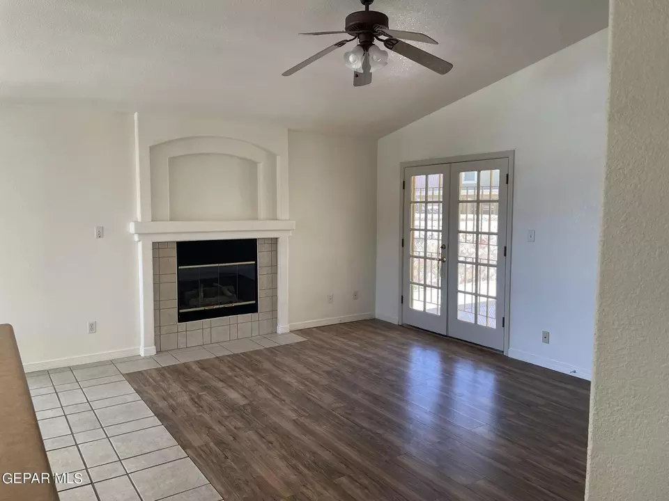 Living - 12604 Setting Sun Dr, El Paso, TX 79938 photo 2 of 5