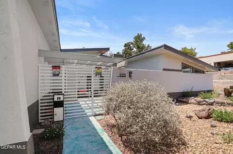 225 Vista Del Rey Dr, El Paso, TX 79912