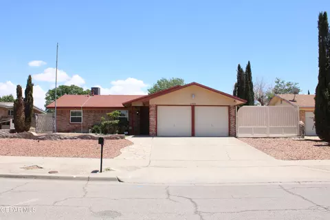 2900 Gaston Dr, El Paso, TX 79935