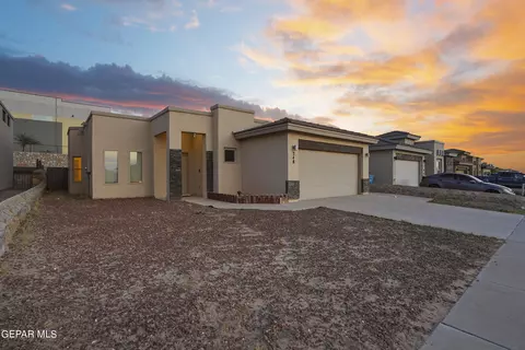 248 S Manzanita Dr, El Paso, TX 79928