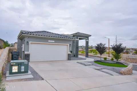 200 Anglesy Pl, El Paso, TX 79928