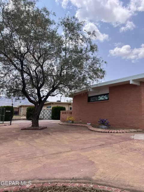 5107 Wally Dr, El Paso, TX 79924