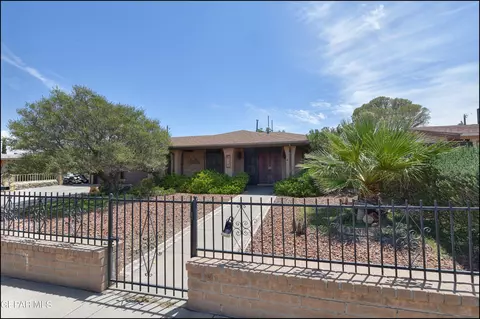 10194 Lakeview Dr, El Paso, TX 79924