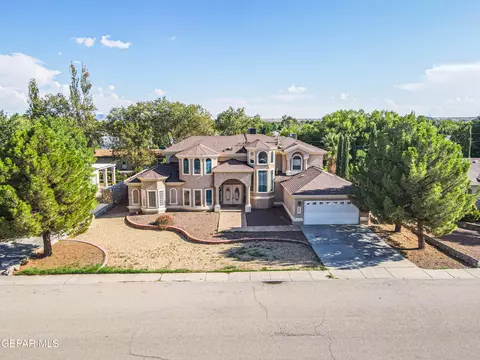1040 Los Moros Dr, El Paso, TX 79932