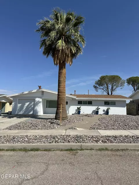 450 De Soto Ave E, El Paso, TX 79912