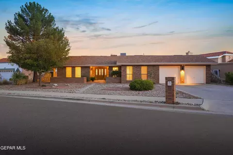 541 Spring Crest Dr, El Paso, TX 79912