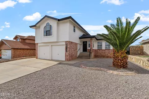 4720 Loma De Color Dr, El Paso, TX 79934
