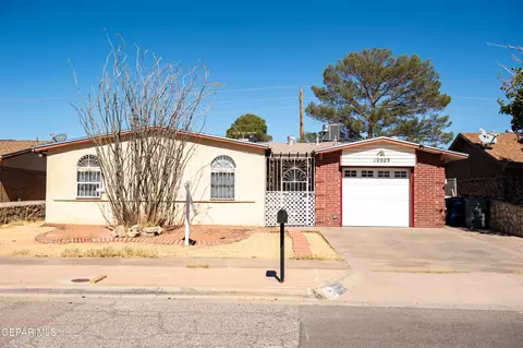 10929 Cardigan Dr, El Paso, TX 79936