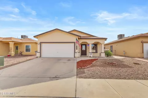 2233 Bird Song St, El Paso, TX 79938