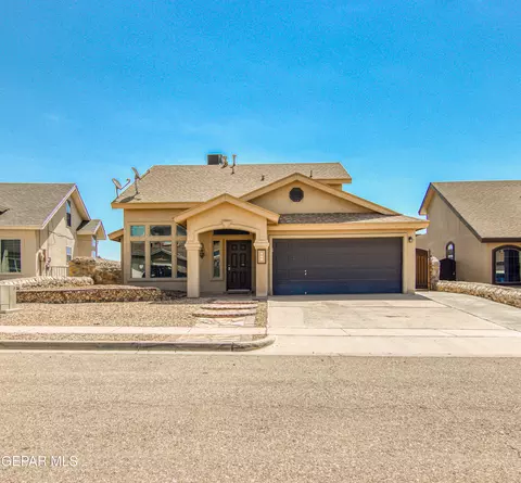 430 Oakhurst Ln, Horizon City, TX 79928