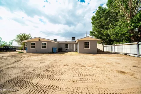 421 Valle Palos Verdes Dr, Socorro, TX 79927