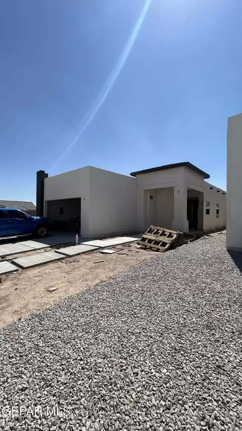 645 Paseo Modesto Dr, El Paso, TX 79928