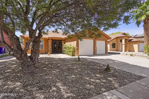 855 Sun City Park Ct, El Paso, TX 79932