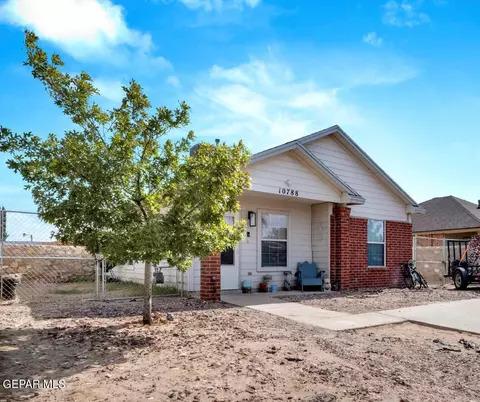 10788 Spring Valley Cir, Socorro, TX 79927