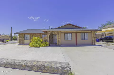 2601 Lake Michigan Dr, El Paso, TX 79936