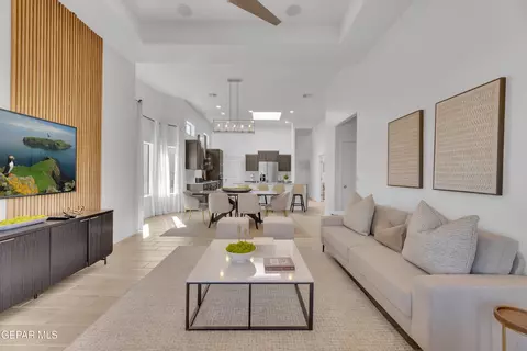 8412 Phil Place St, Vinton, TX 79821