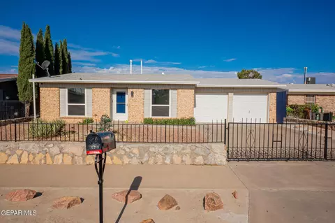 10745 Sunstone St, El Paso, TX 79924