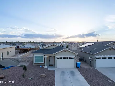 11594 Flor Del Sol Dr, Socorro, TX 79927