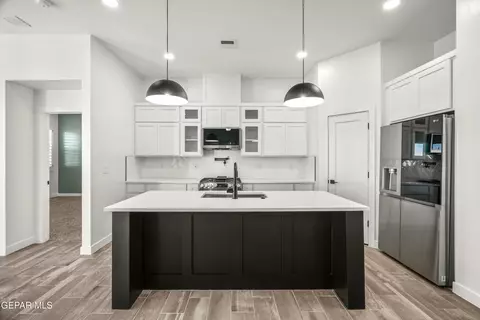 Kitchen - 3609 Pattern Pl, El Paso, TX 79938 photo 7 of 7