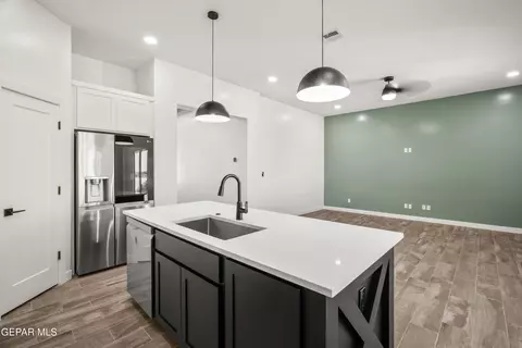 Kitchen - 3609 Pattern Pl, El Paso, TX 79938 photo 2 of 7