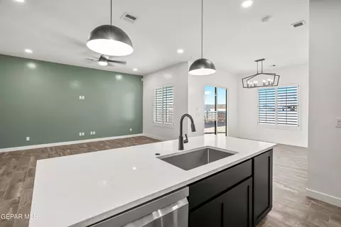 Kitchen - 3609 Pattern Pl, El Paso, TX 79938 photo 4 of 7