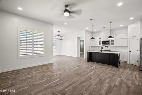 Living - 3609 Pattern Pl, El Paso, TX 79938 photo 2 of 4