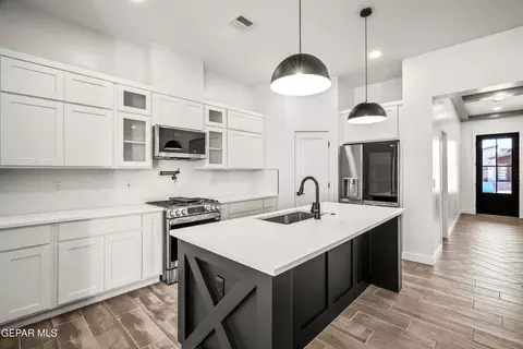 Kitchen - 3609 Pattern Pl, El Paso, TX 79938 photo 1 of 7