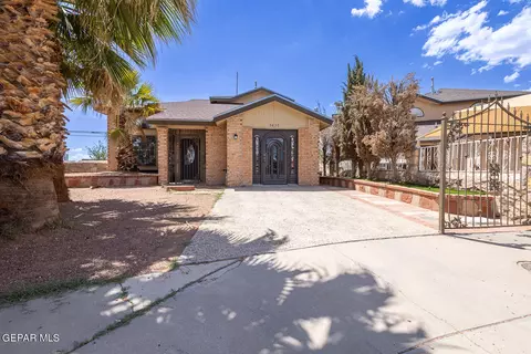 9420 Landry Mckee Ln, El Paso, TX 79907