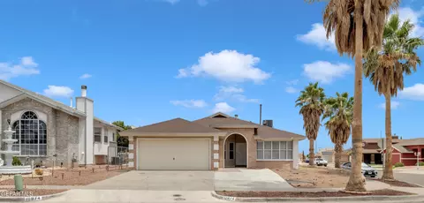 10874 Golden Sands Dr, El Paso, TX 79924