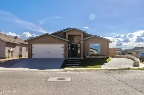 3249 Muddy Point Ln, El Paso, TX 79938